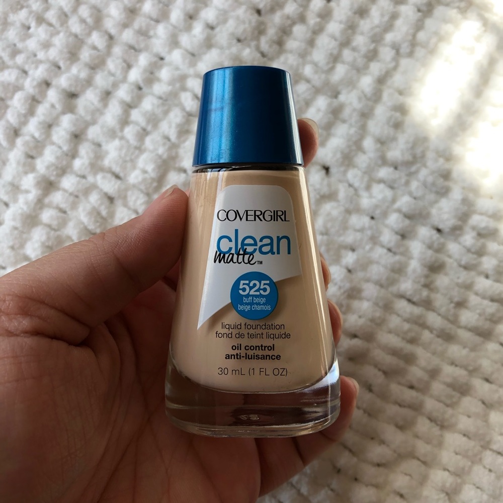 💄 4 for $15 💄 NWT COVERGIRL Matte Foundation